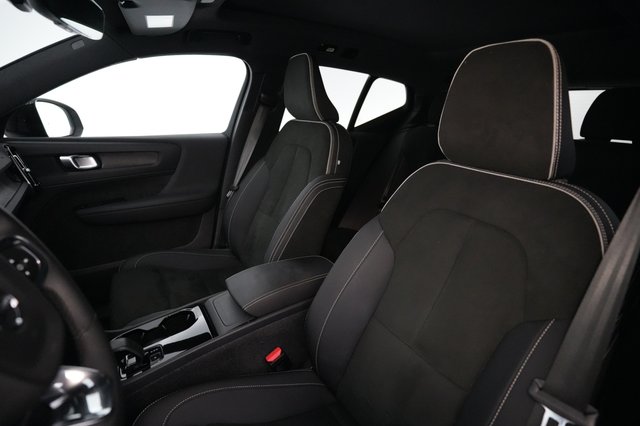 2023 Volvo XC40 Recharge — photo 3 of 23