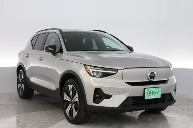 2023 Volvo XC40 Recharge — photo 10 of 23