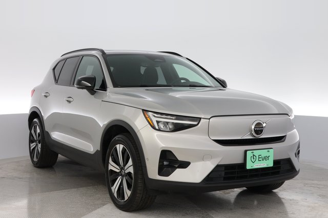 2023 Volvo XC40 Recharge — photo 10 of 23