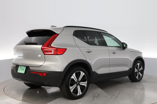 2023 Volvo XC40 Recharge — photo 2 of 23