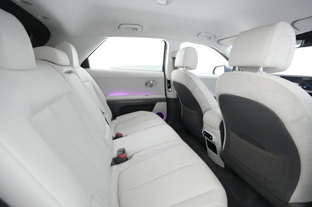2023 Hyundai IONIQ 5 — photo 3 of 31