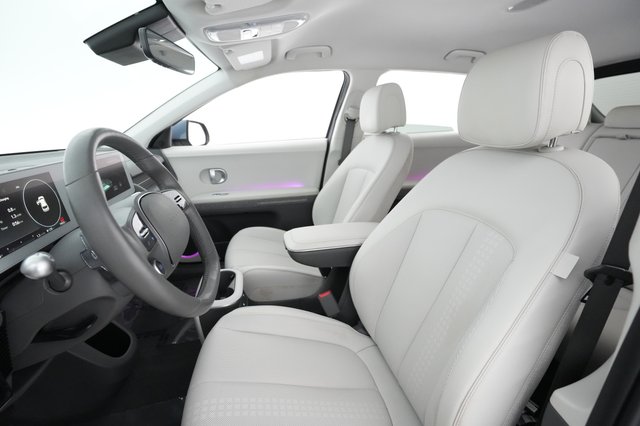 2023 Hyundai IONIQ 5 — photo 16 of 31