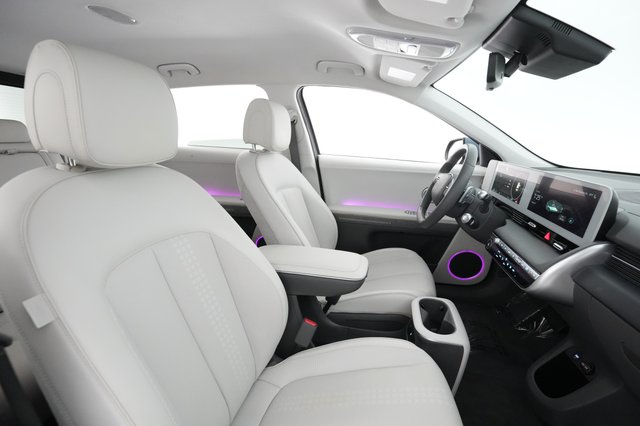 2023 Hyundai IONIQ 5 — photo 18 of 31