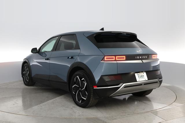 2023 Hyundai IONIQ 5 — photo 10 of 31