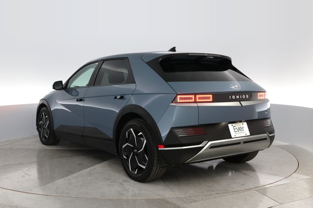 2023 Hyundai IONIQ 5 — photo 10 of 31