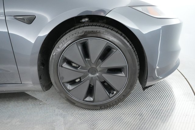 2024 Tesla Model 3 — photo 13 of 19