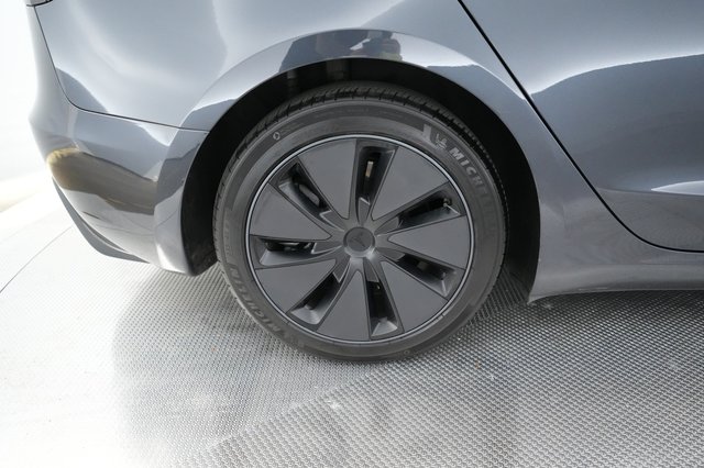2024 Tesla Model 3 — photo 7 of 19