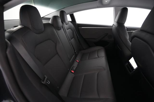 2024 Tesla Model 3 — photo 4 of 19