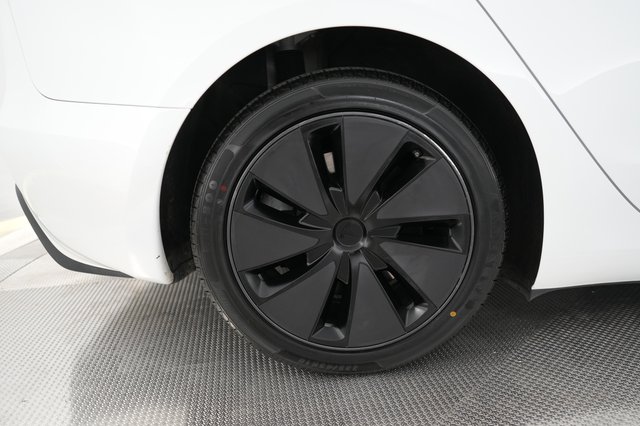 2024 Tesla Model 3 — photo 7 of 23