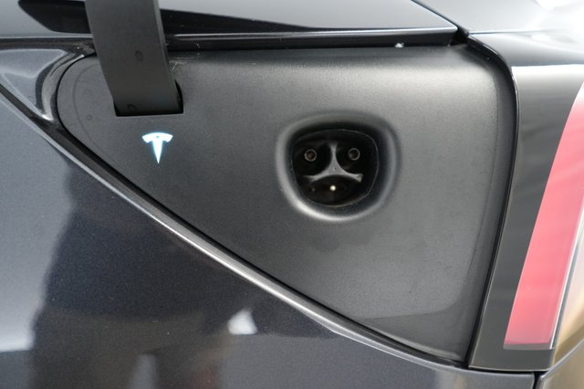 2024 Tesla Model 3 — photo 8 of 21