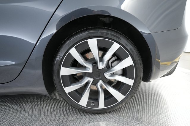 2024 Tesla Model 3 — photo 17 of 21