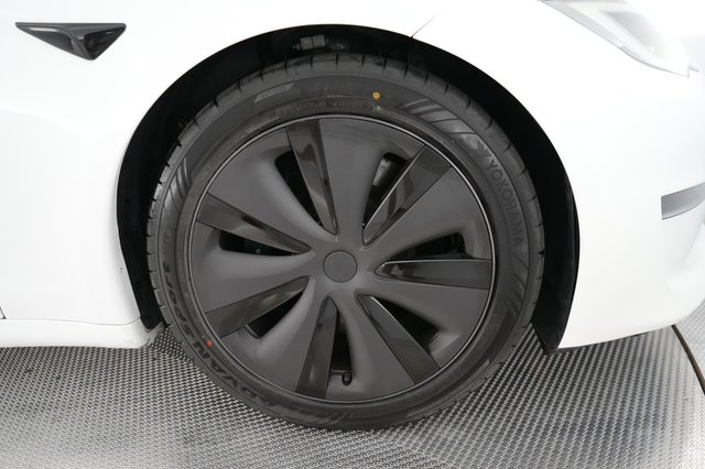 2024 Tesla Model S — photo 13 of 19