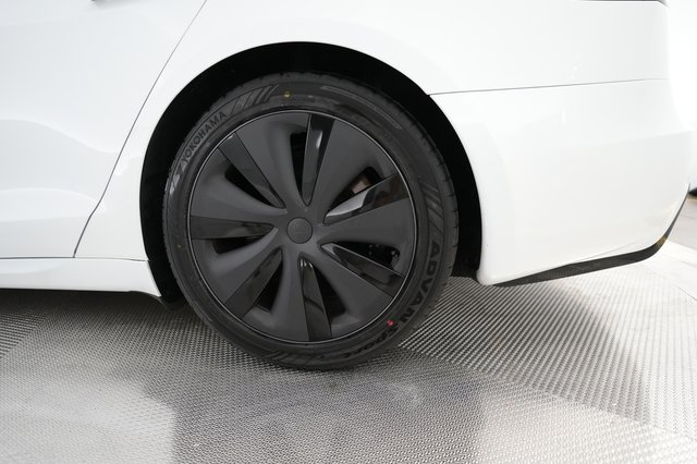 2024 Tesla Model S — photo 15 of 19