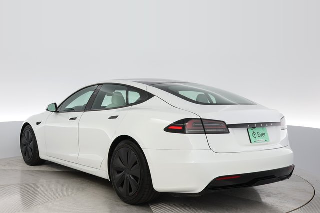 2024 Tesla Model S — photo 11 of 19