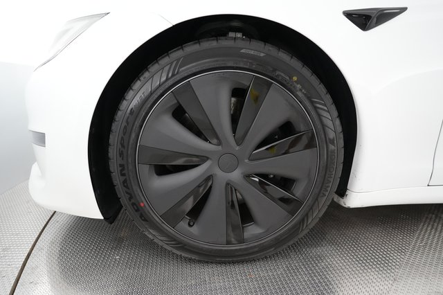 2024 Tesla Model S — photo 14 of 19