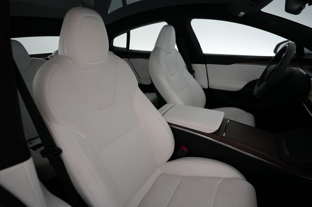 2024 Tesla Model S — photo 16 of 19