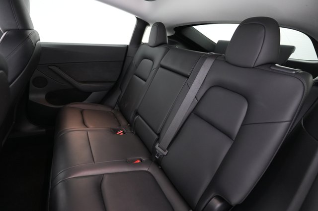 2024 Tesla Model Y — photo 19 of 28
