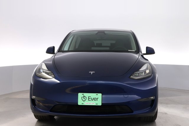 2024 Tesla Model Y — photo 9 of 28
