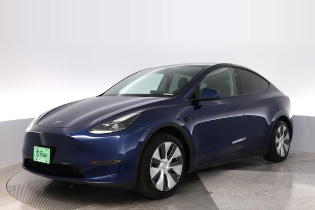 2024 Tesla Model Y — VIN 7SAYGAEE3RF046691