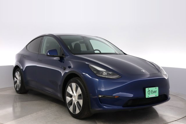 2024 Tesla Model Y — photo 10 of 28