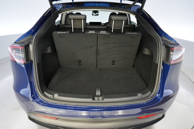 2024 Tesla Model Y — photo 6 of 28