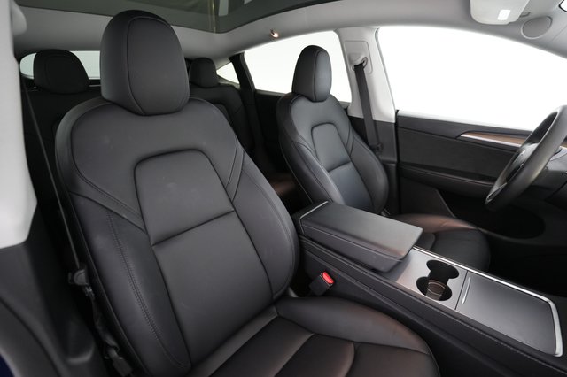 2024 Tesla Model Y — photo 18 of 28