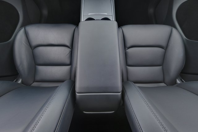 2024 Tesla Model Y — photo 24 of 28