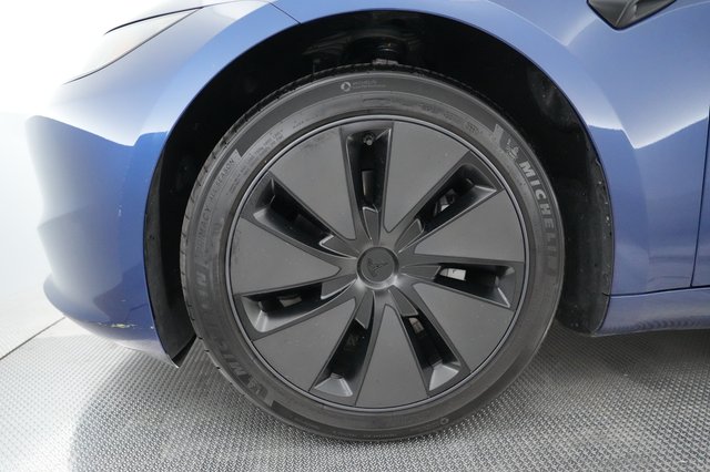 2025 Tesla Model 3 — photo 16 of 23