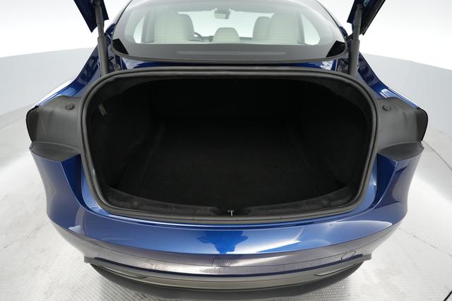 2025 Tesla Model 3 — photo 6 of 23