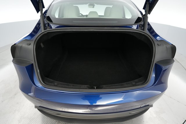 2025 Tesla Model 3 — photo 6 of 23