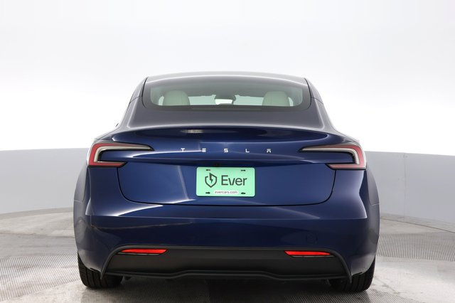 2025 Tesla Model 3 — photo 12 of 23