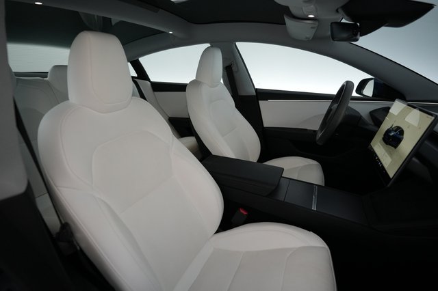 2025 Tesla Model 3 — photo 18 of 23