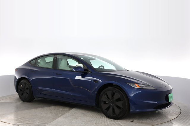 2025 Tesla Model 3 — photo 11 of 23