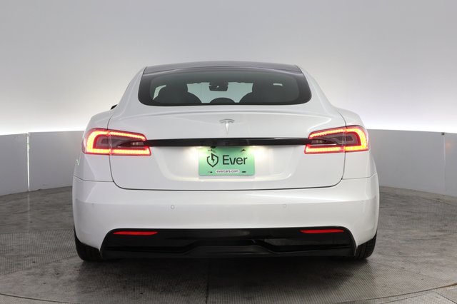 2022 Tesla Model S — photo 12 of 24