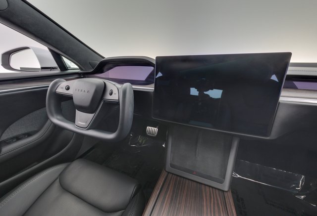 2022 Tesla Model S — photo 20 of 24