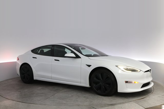 2022 Tesla Model S — photo 11 of 24
