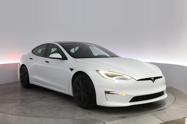 2022 Tesla Model S — photo 10 of 24