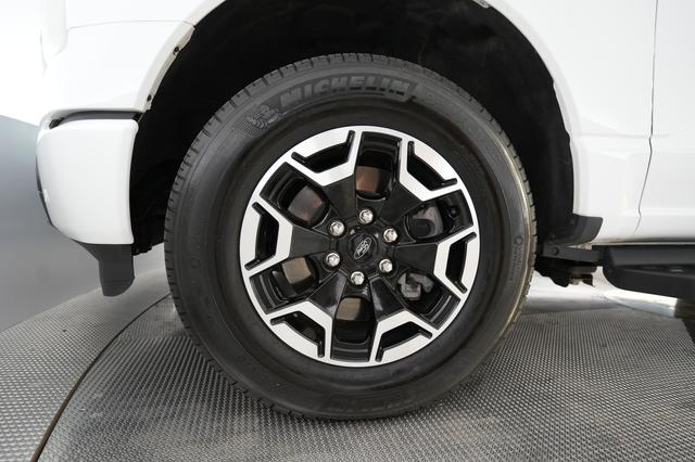 2023 Ford F-150 Lightning — photo 9 of 15