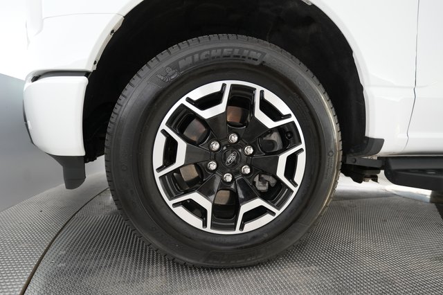 2023 Ford F-150 Lightning — photo 9 of 15