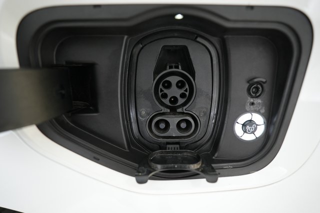 2023 Ford F-150 Lightning — photo 8 of 15