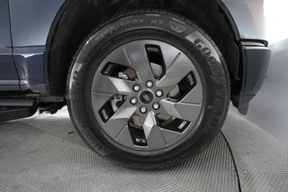 2023 Ford F-150 Lightning — photo 11 of 18