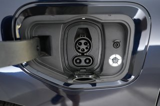2023 Ford F-150 Lightning — photo 8 of 18