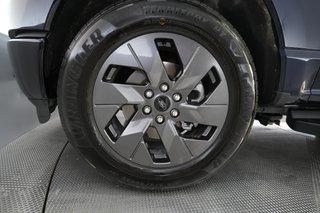 2023 Ford F-150 Lightning — photo 7 of 18