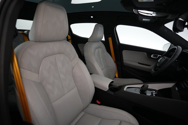 2023 Polestar 2 — photo 18 of 24