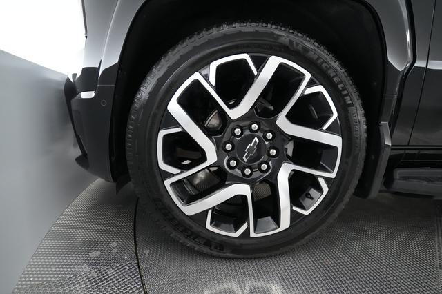 2024 Chevrolet Silverado EV — photo 10 of 15