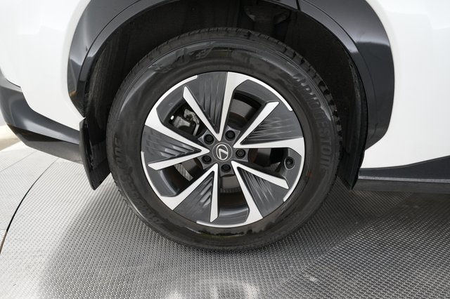 2024 Lexus RZ — photo 7 of 18