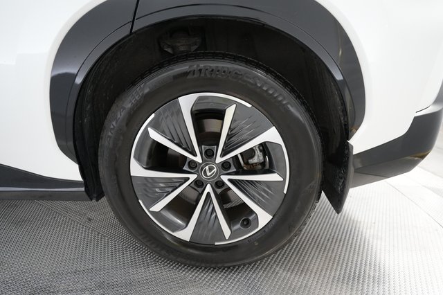 2024 Lexus RZ — photo 15 of 18