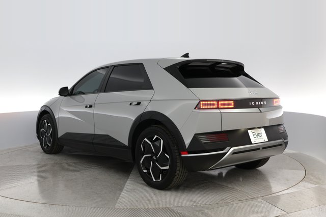 2024 Hyundai IONIQ 5 — photo 10 of 25