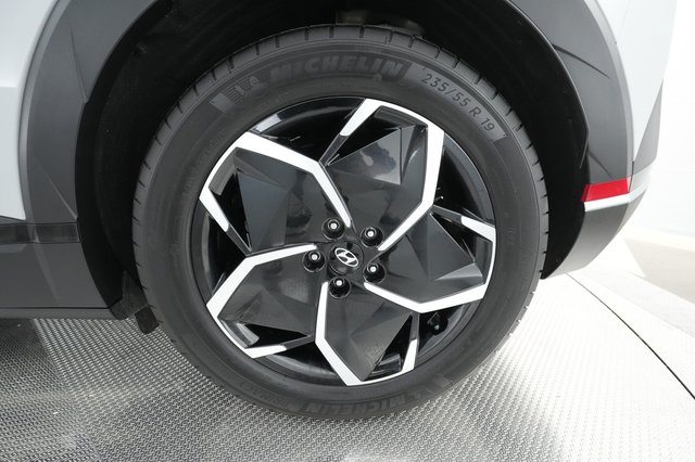 2024 Hyundai IONIQ 5 — photo 13 of 25