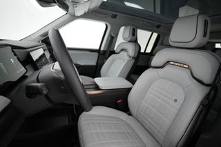 2026 Rivian R1S — photo 3 of 31